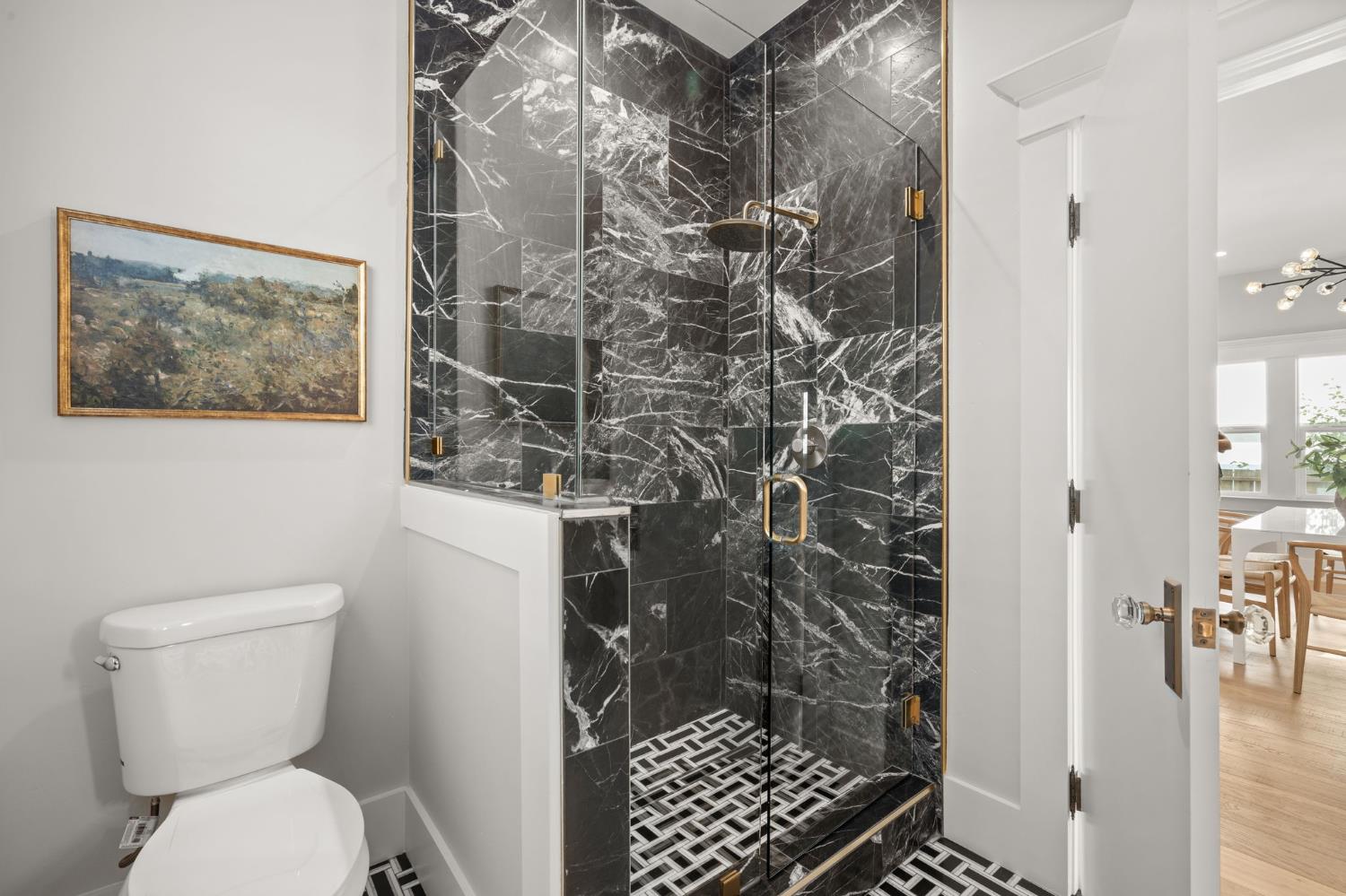 Detail Gallery Image 15 of 73 For 1421 T St, Sacramento,  CA 95811 - 4 Beds | 3 Baths