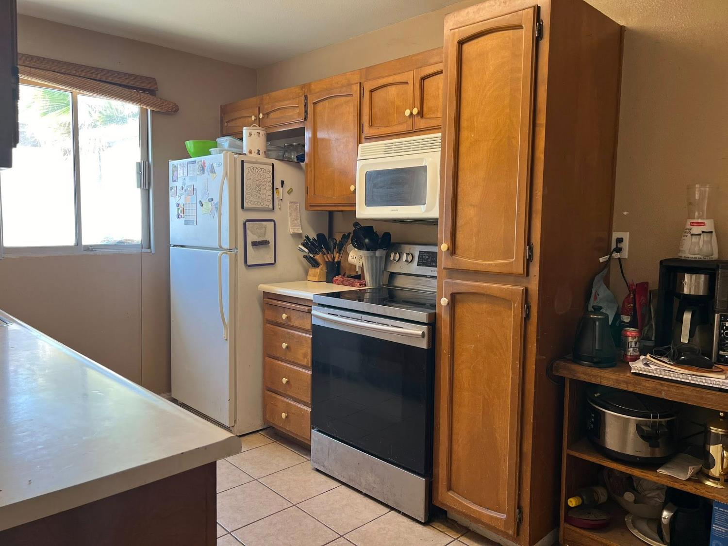 Detail Gallery Image 4 of 8 For 2717 Santiago Dr, Modesto,  CA 95354 - 3 Beds | 2 Baths