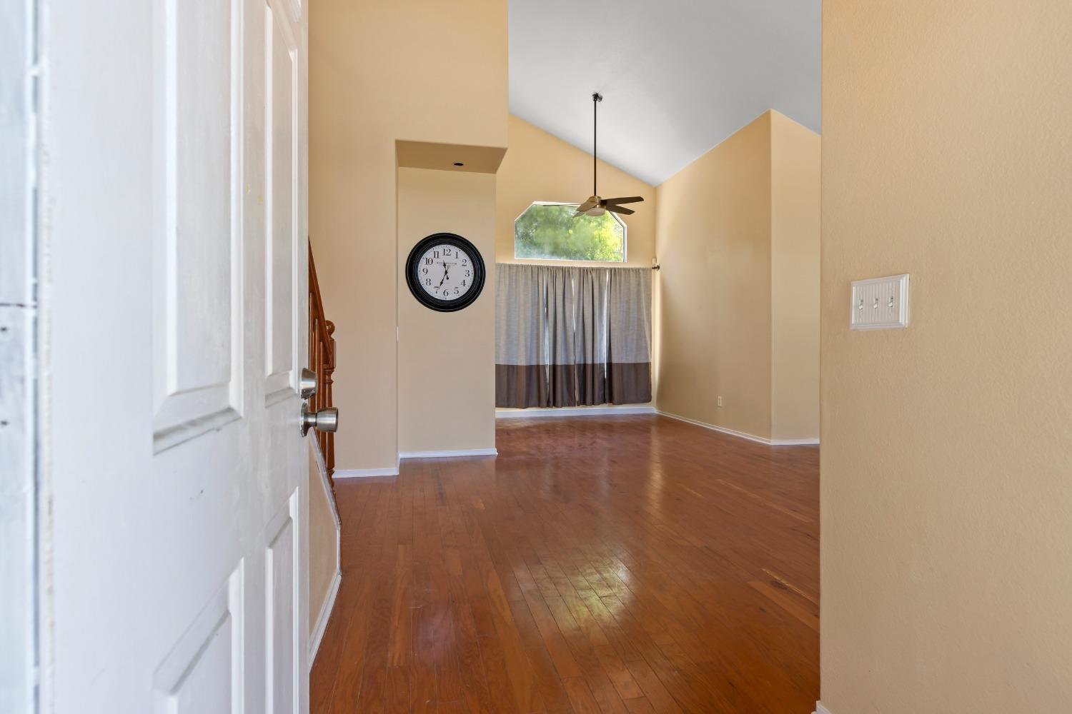 Detail Gallery Image 5 of 28 For 3843 Steve Lillie Cir, Stockton,  CA 95206 - 4 Beds | 2/1 Baths