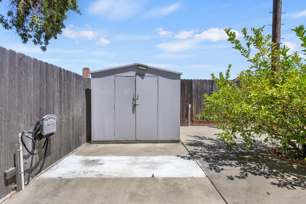 Detail Gallery Image 47 of 55 For 7661 Dyer Ct, Sacramento,  CA 95828 - 3 Beds | 2 Baths