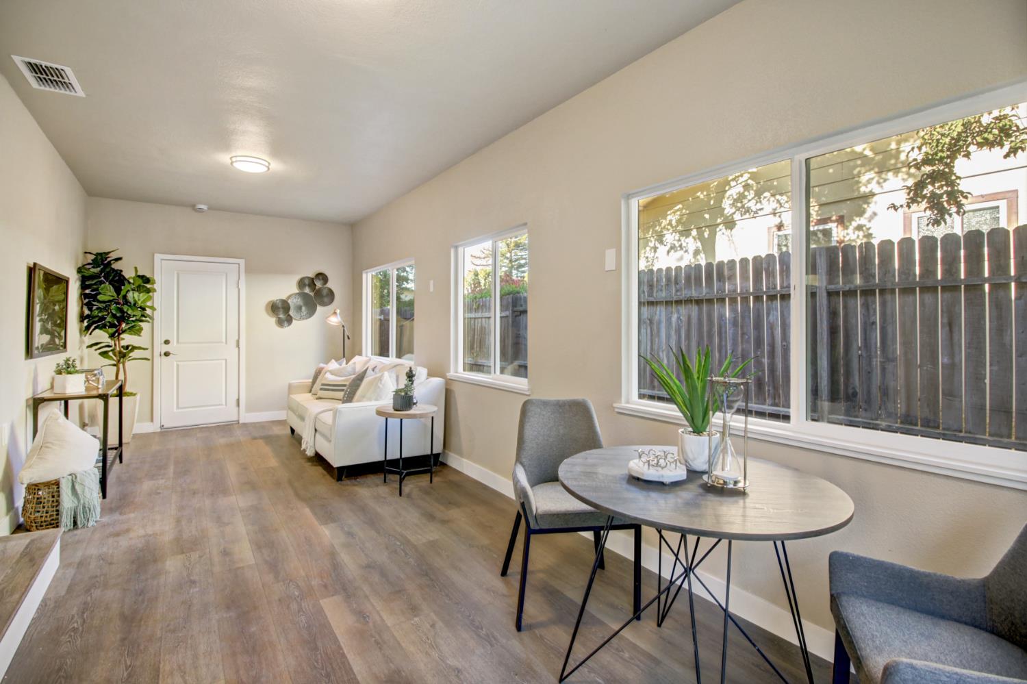 Detail Gallery Image 24 of 45 For 5512 Vahalla Dr, Carmichael,  CA 95608 - 3 Beds | 2 Baths