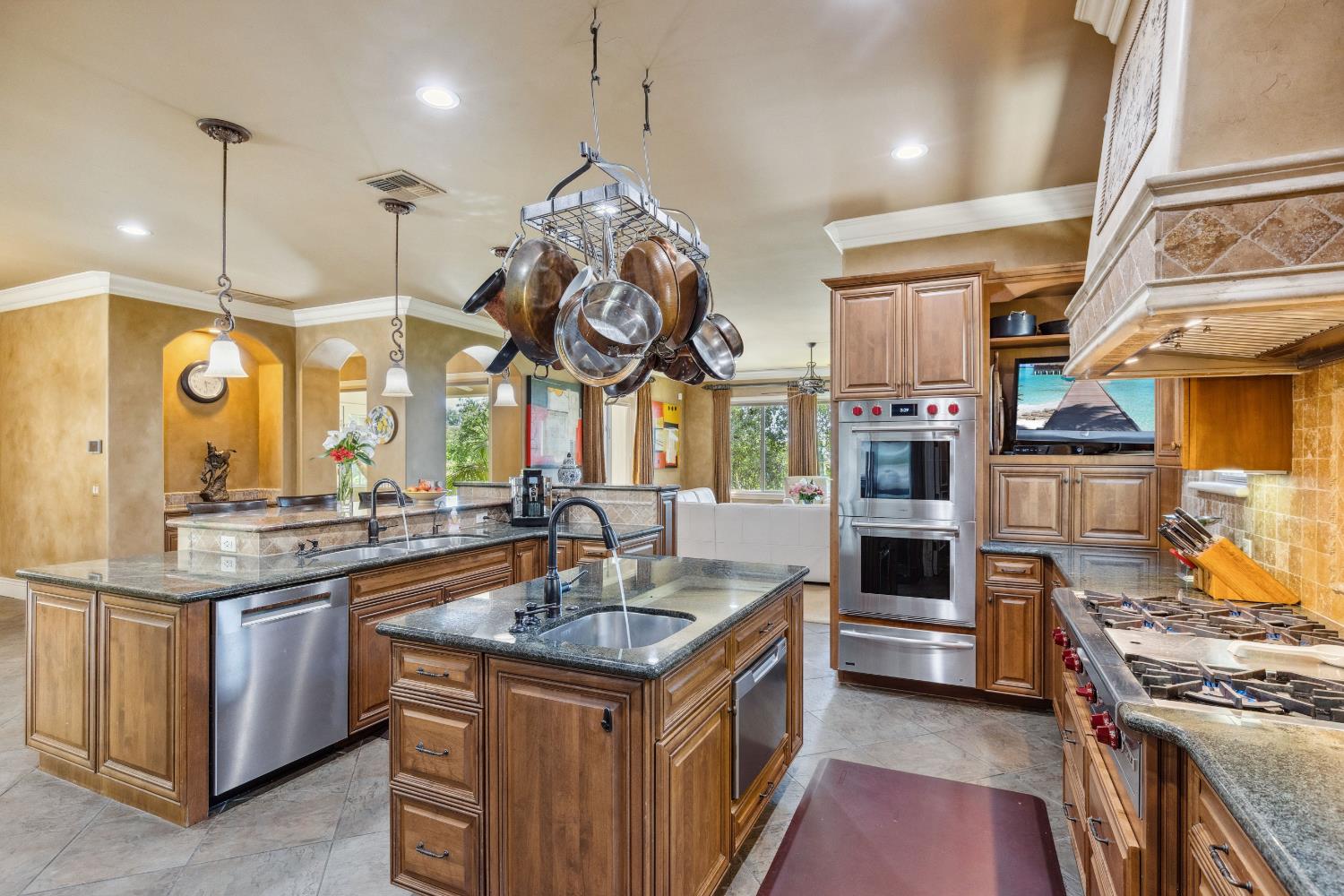 Detail Gallery Image 7 of 99 For 1410 Crocker Dr, El Dorado Hills,  CA 95762 - 5 Beds | 4/1 Baths