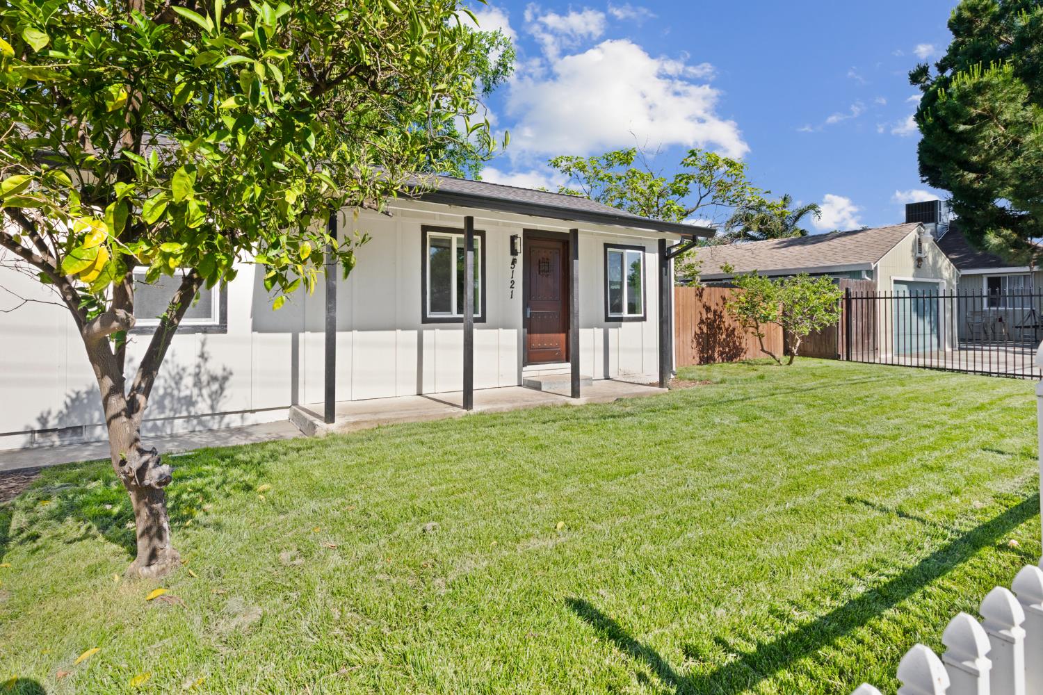 Detail Gallery Image 27 of 27 For 5121 Mendocino Blvd, Sacramento,  CA 95820 - 3 Beds | 1 Baths