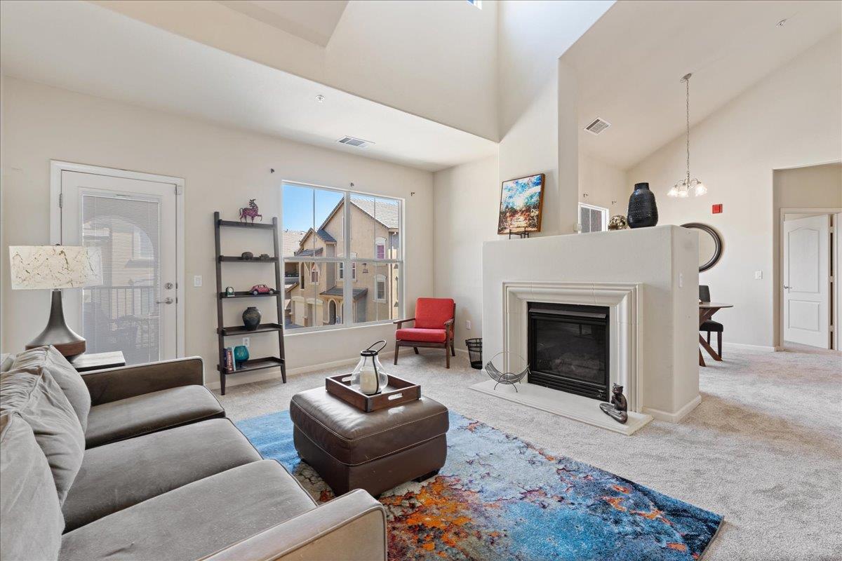 Photo #7: 225066989 Listing: Photo #7