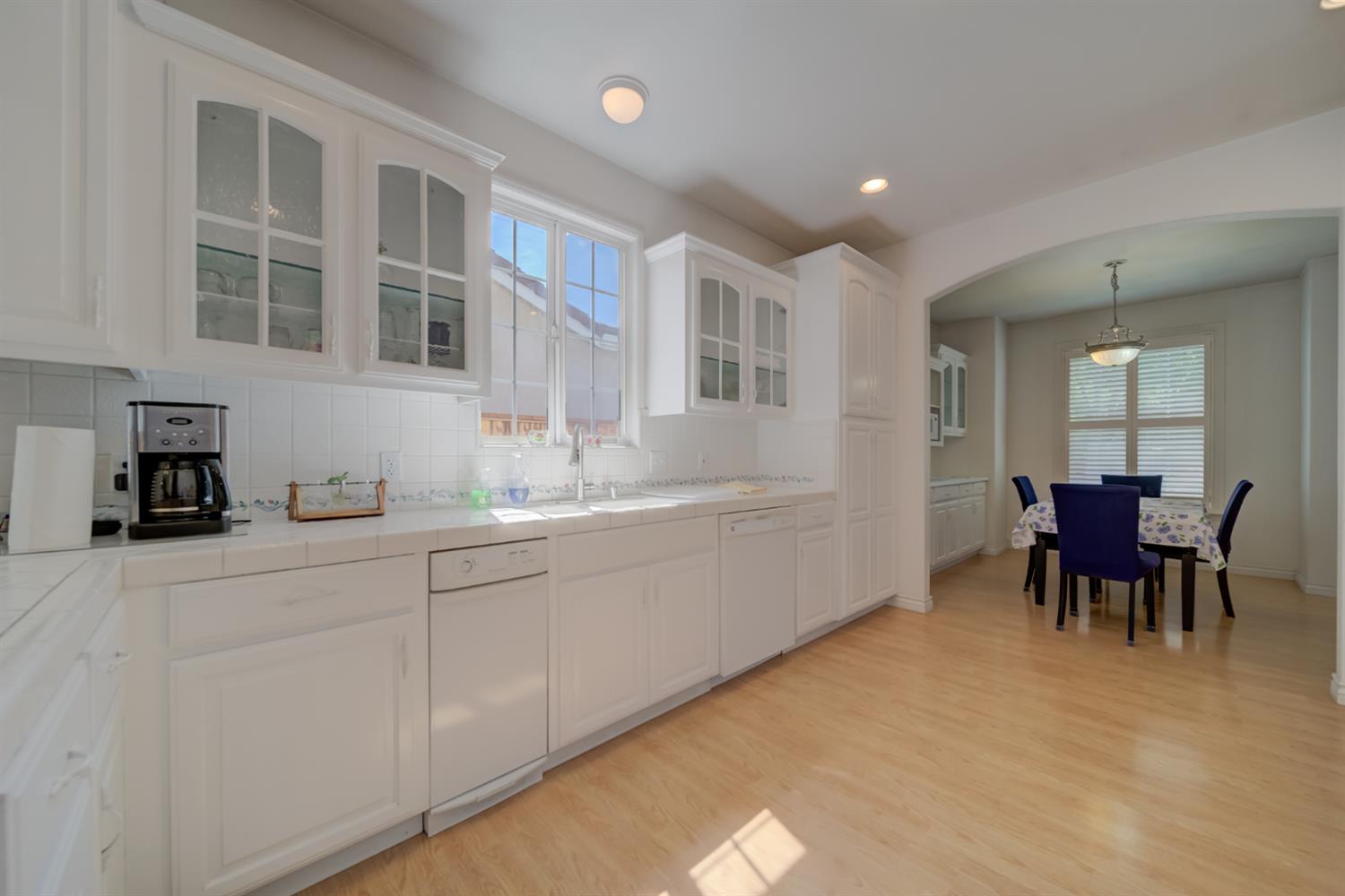 Detail Gallery Image 11 of 44 For 3543 Oak Shores Dr, Stockton,  CA 95209 - 3 Beds | 2 Baths