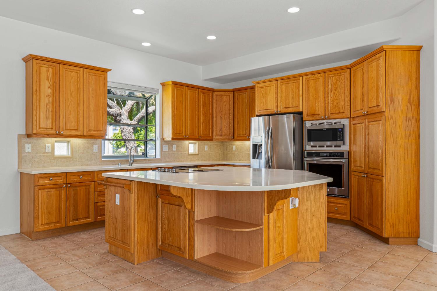 Detail Gallery Image 45 of 70 For 2520 Mira Vista Ct, Modesto,  CA 95356 - 5 Beds | 3 Baths