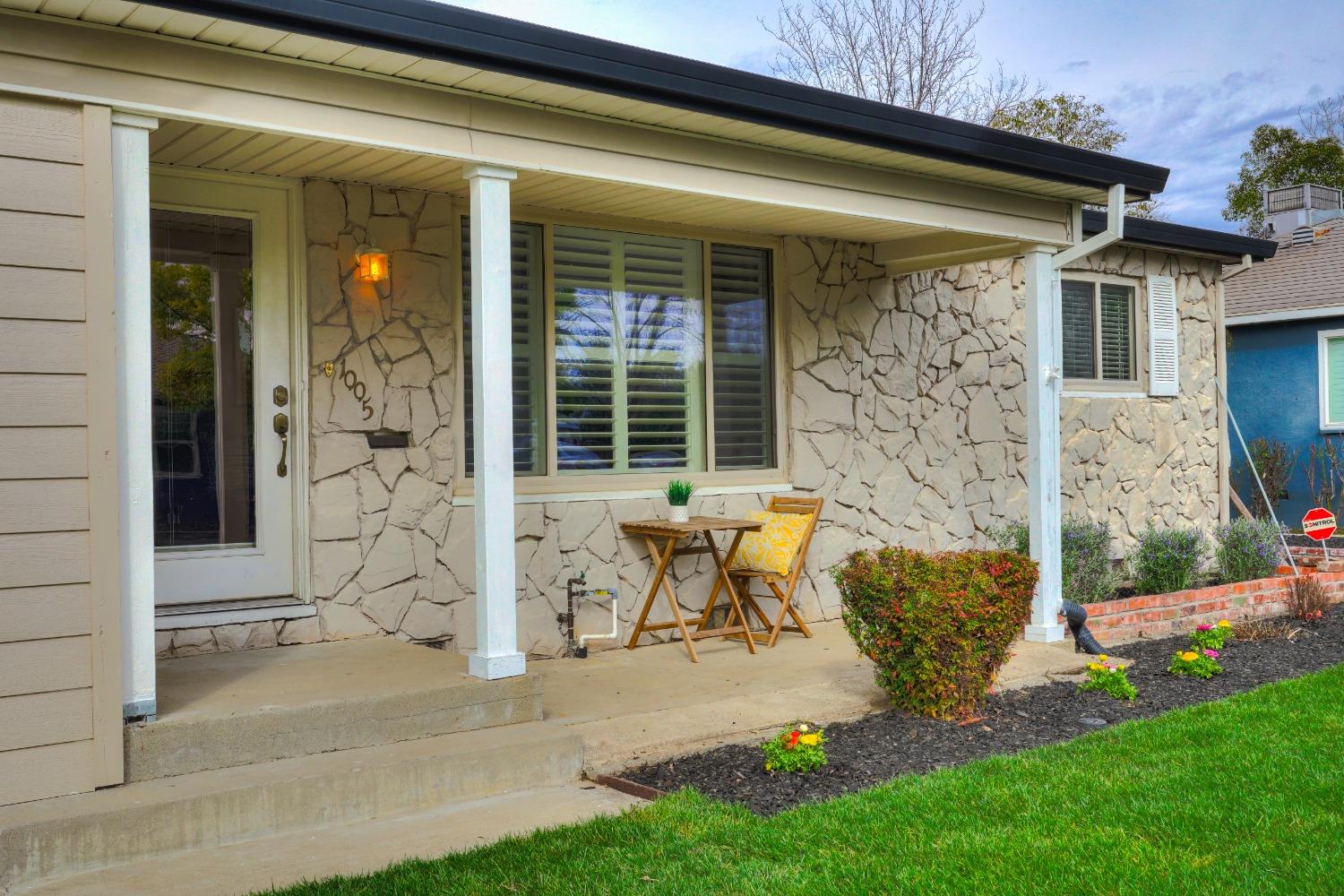 Detail Gallery Image 34 of 34 For 1005 Hillcrest Ave, Roseville,  CA 95678 - 3 Beds | 2 Baths