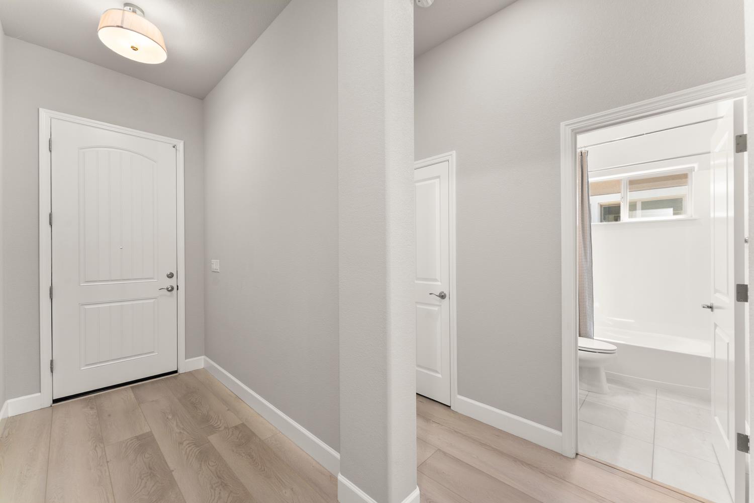 Detail Gallery Image 11 of 56 For 7049 Lakehaven Dr, Roseville,  CA 95747 - 3 Beds | 3 Baths
