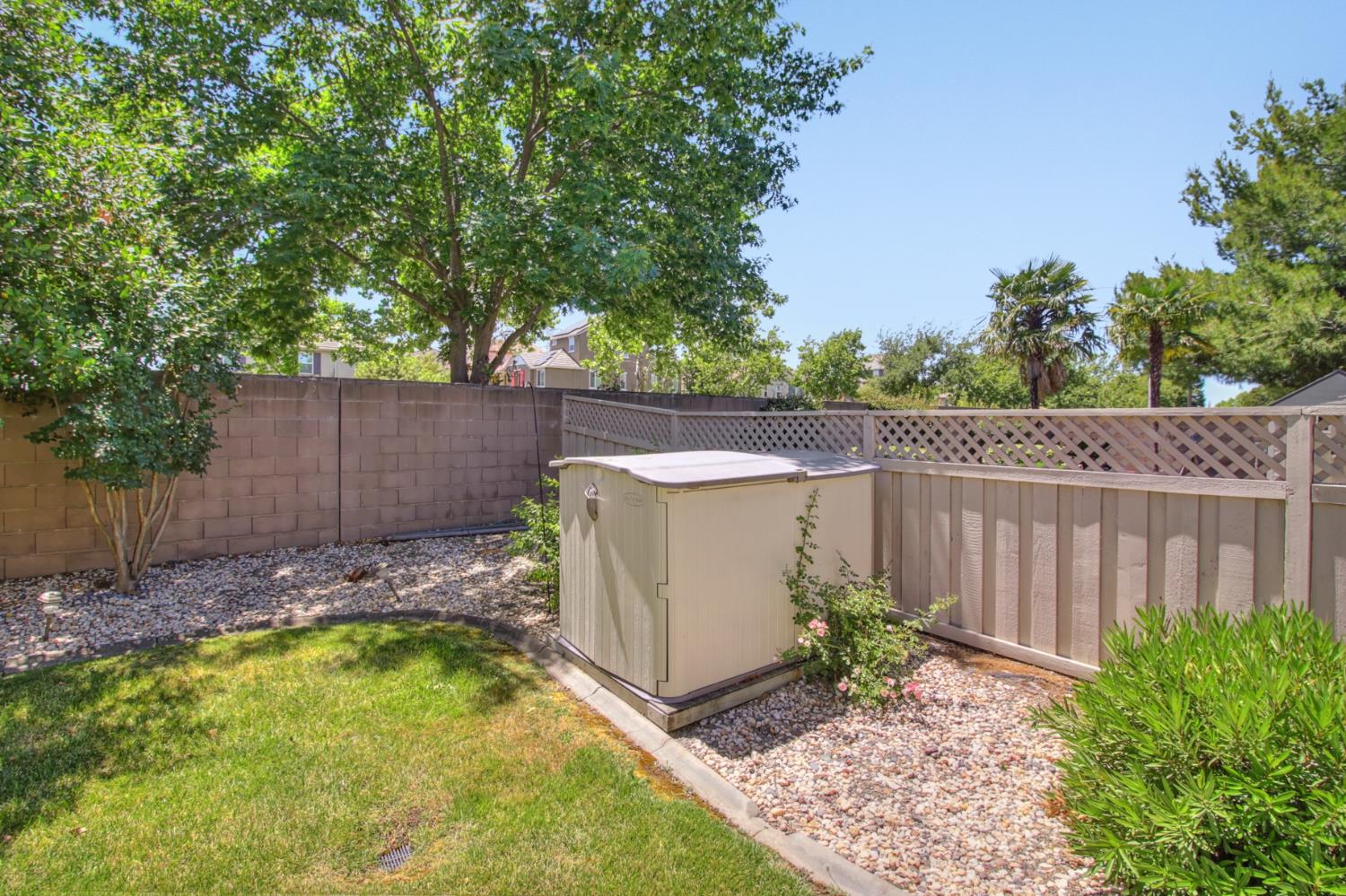 Detail Gallery Image 32 of 38 For 649 Blackstone Ct, Roseville,  CA 95747 - 2 Beds | 2 Baths