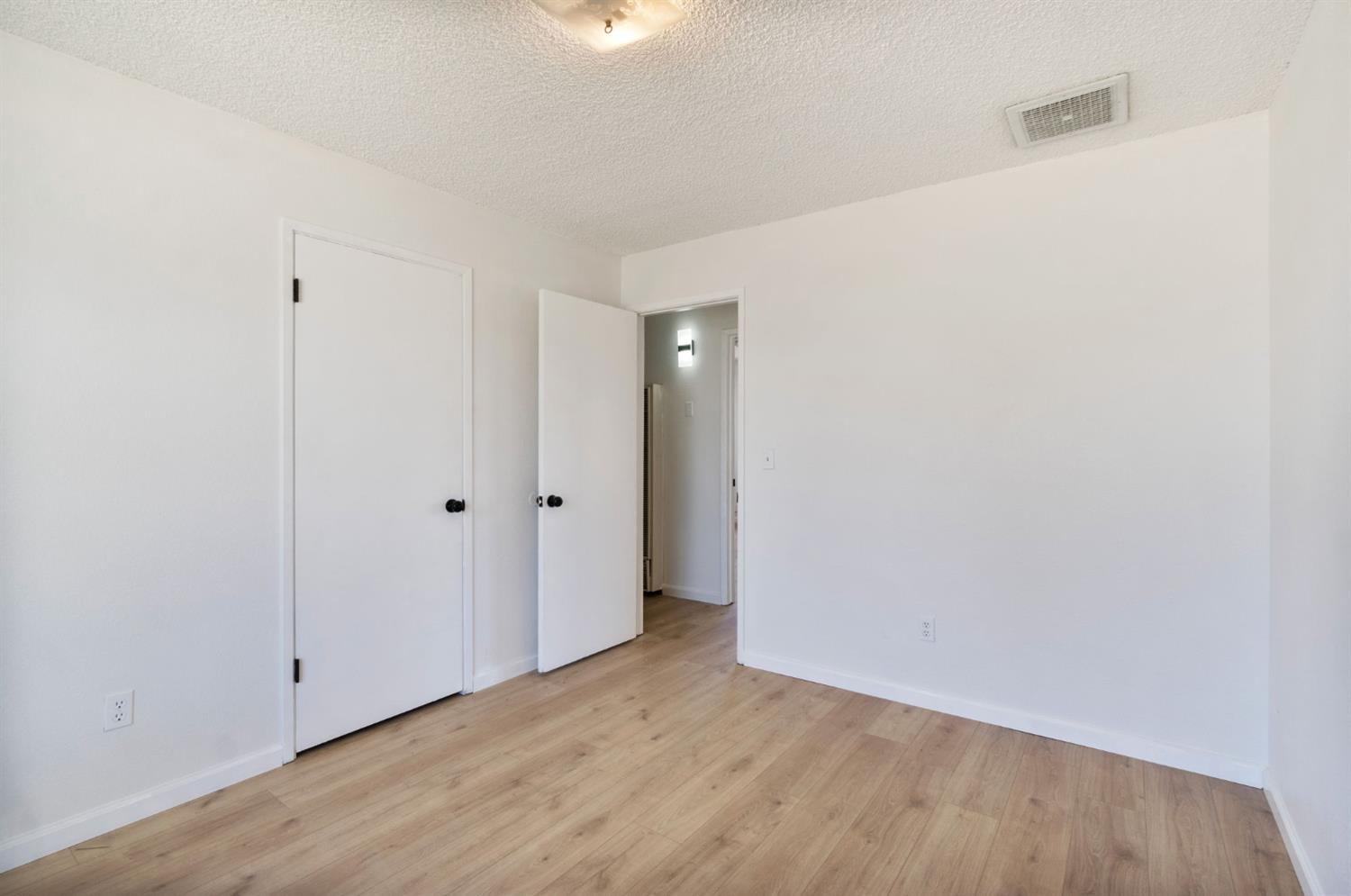 Detail Gallery Image 13 of 22 For 25732 Avenue 17, Madera,  CA 93638 - 3 Beds | 2 Baths