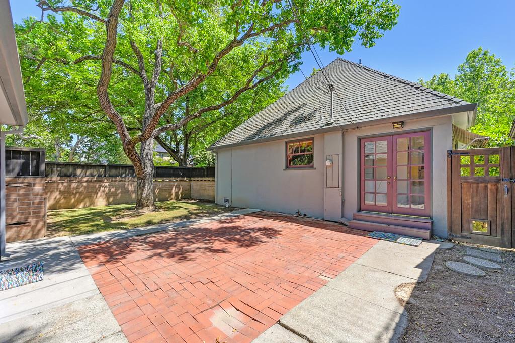Detail Gallery Image 37 of 42 For 2665 3rd Ave, Sacramento,  CA 95818 - 2 Beds | 1 Baths
