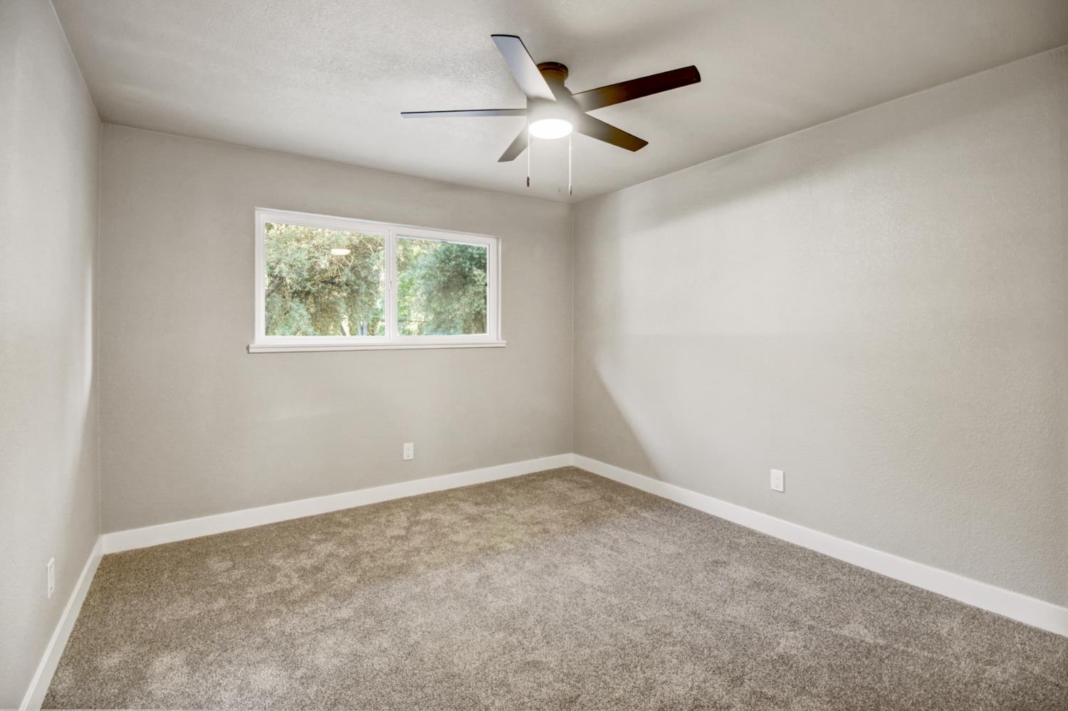 Detail Gallery Image 33 of 45 For 5512 Vahalla Dr, Carmichael,  CA 95608 - 3 Beds | 2 Baths