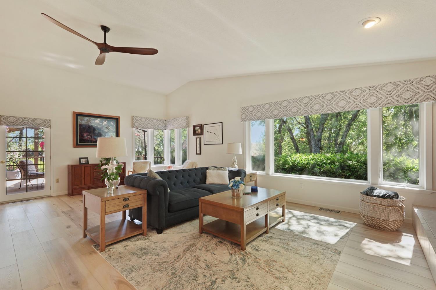Detail Gallery Image 12 of 44 For 6200 Viewridge Dr, Auburn,  CA 95602 - 3 Beds | 3 Baths
