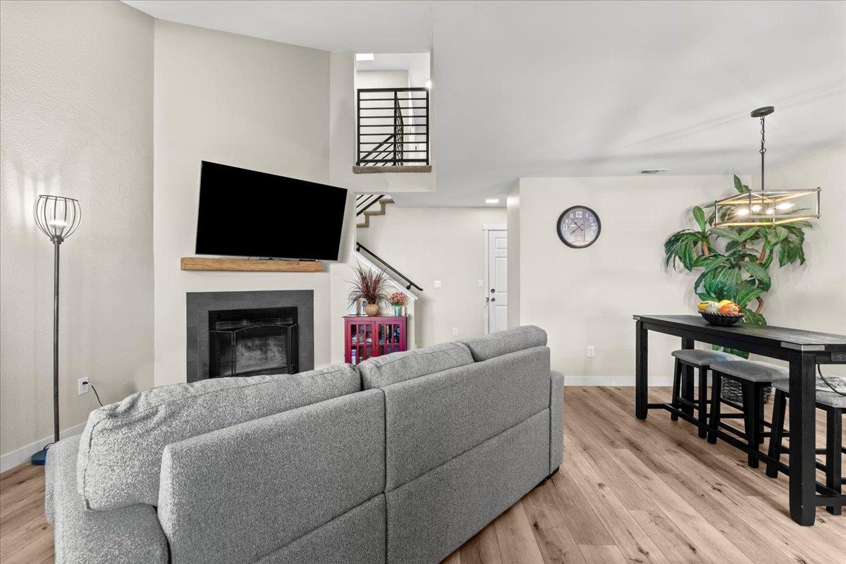 Detail Gallery Image 1 of 24 For 6342 Slippery Creek Ln, Citrus Heights,  CA 95621 - 3 Beds | 2/1 Baths