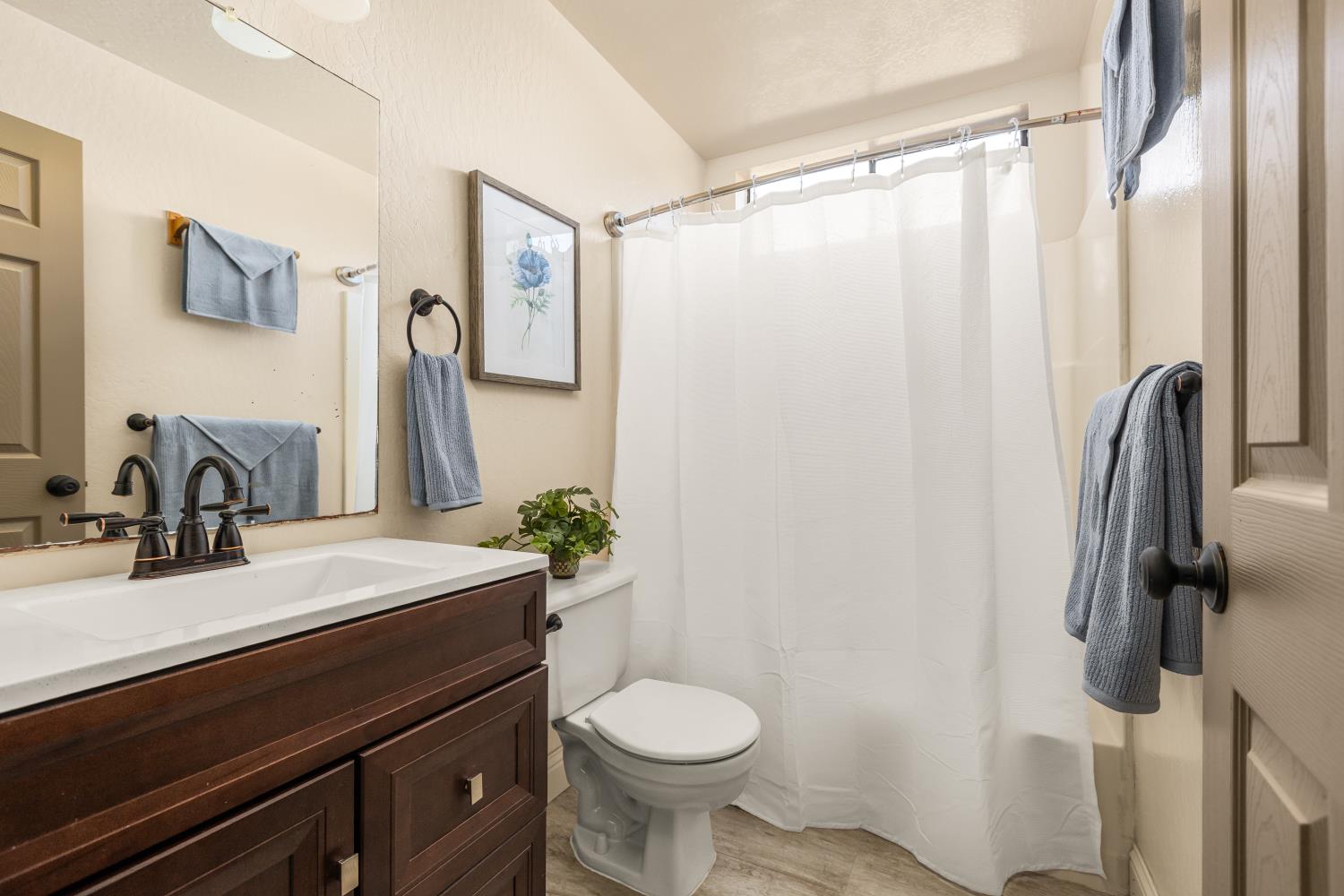 Detail Gallery Image 13 of 29 For 18121 Fair Oaks Dr, Penn Valley,  CA 95946 - 3 Beds | 2 Baths