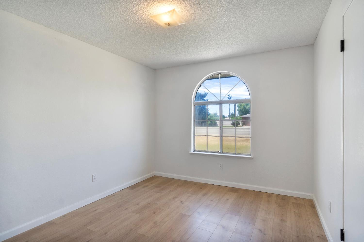 Detail Gallery Image 12 of 22 For 25732 Avenue 17, Madera,  CA 93638 - 3 Beds | 2 Baths