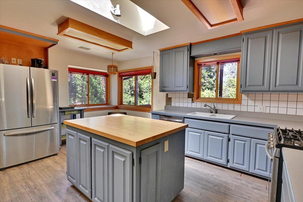 Detail Gallery Image 14 of 50 For 16625 Alpine Ln, Pioneer,  CA 95666 - 3 Beds | 2 Baths