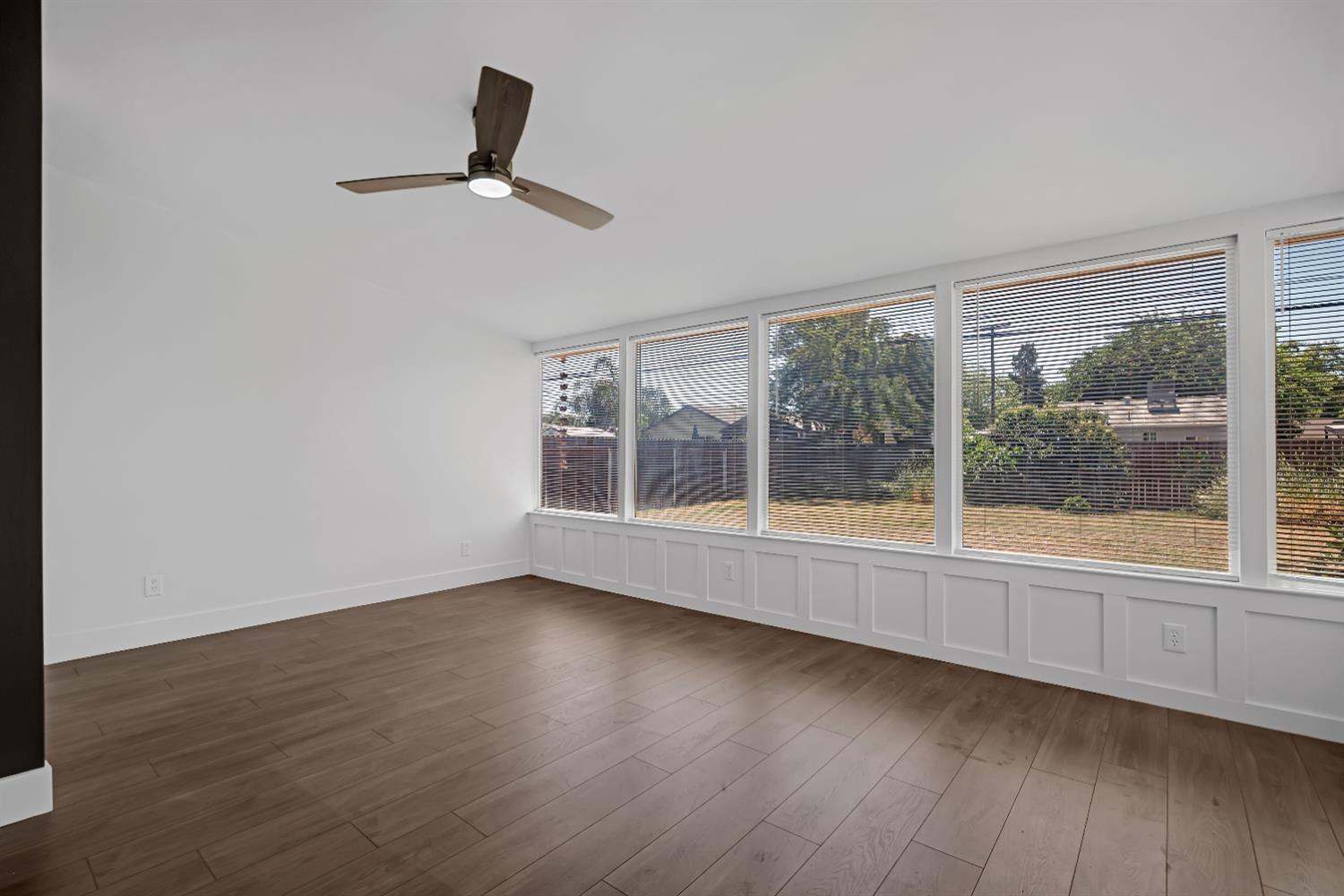 Detail Gallery Image 13 of 29 For 6350 Fruitridge Rd, Sacramento,  CA 95820 - 2 Beds | 1 Baths