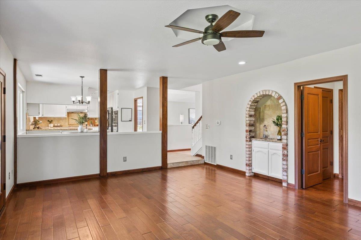 Detail Gallery Image 14 of 35 For 2323 Thistle Down Dr, Roseville,  CA 95661 - 4 Beds | 3 Baths