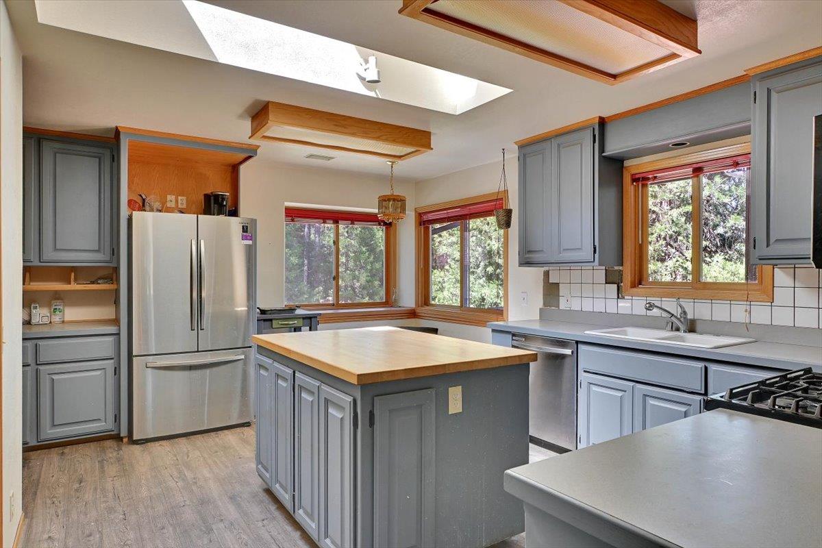 Detail Gallery Image 11 of 50 For 16625 Alpine Ln, Pioneer,  CA 95666 - 3 Beds | 2 Baths