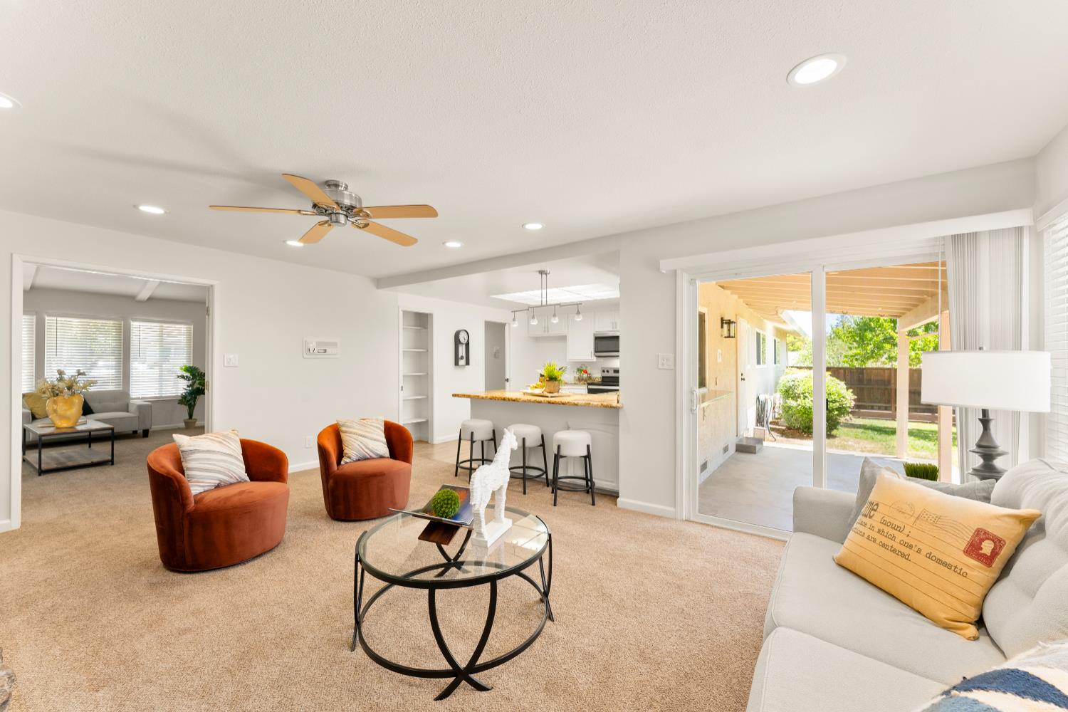 Detail Gallery Image 11 of 47 For 6836 Westmore Way, Carmichael,  CA 95608 - 4 Beds | 2 Baths