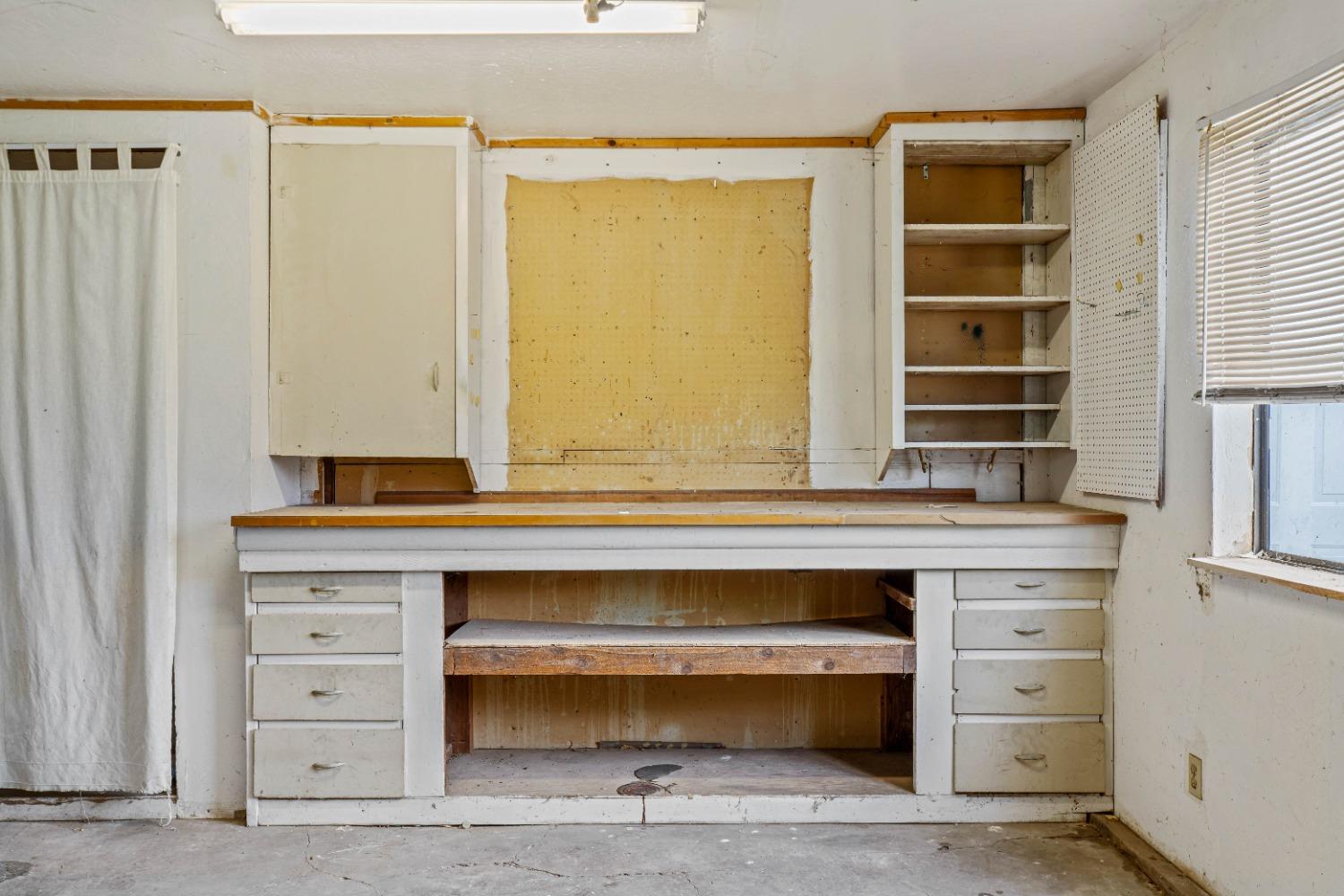 Detail Gallery Image 34 of 47 For 221 N Grant Ave, Manteca,  CA 95336 - 3 Beds | 2/1 Baths