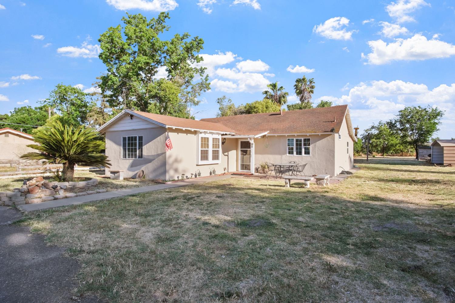 Detail Gallery Image 1 of 45 For 700 N Montana Ave, Turlock,  CA 95380 - 2 Beds | 1 Baths