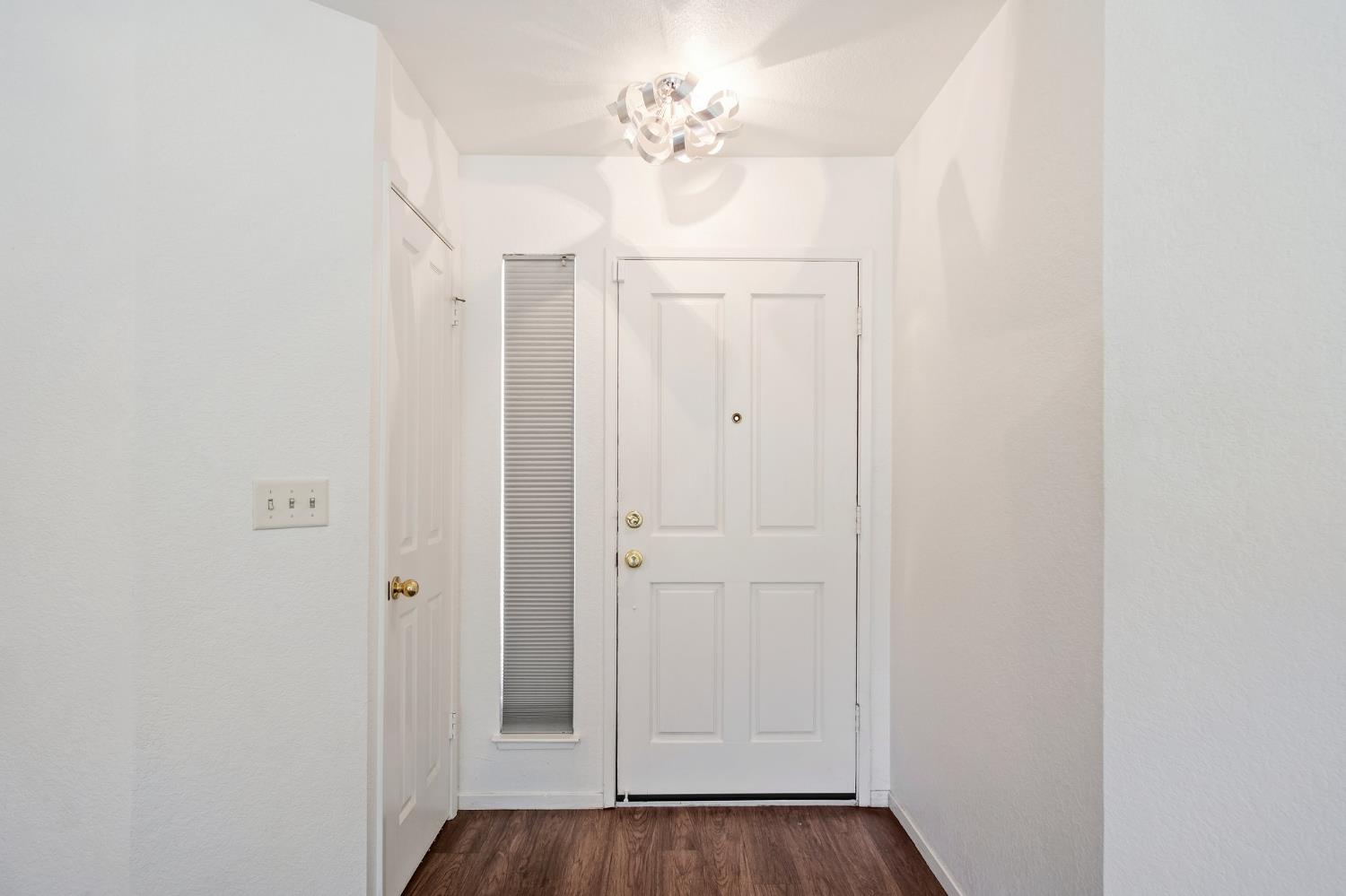 Detail Gallery Image 4 of 26 For 1249 Joett Dr, Turlock,  CA 95380 - 3 Beds | 2 Baths