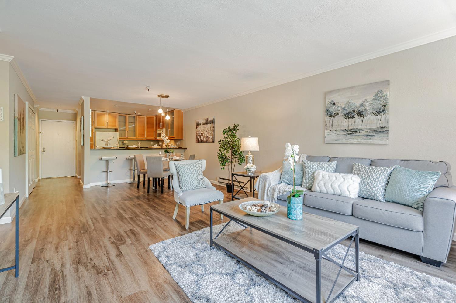 Detail Gallery Image 8 of 44 For 725 Mariposa Ave #102,  Mountain View,  CA 94041 - 2 Beds | 2 Baths