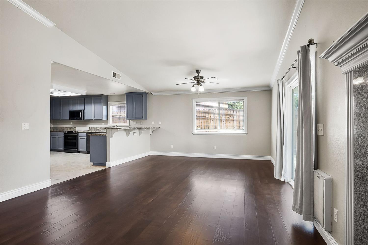 Detail Gallery Image 9 of 33 For 3461 Birch Tree Way, Sacramento,  CA 95826 - 4 Beds | 2 Baths