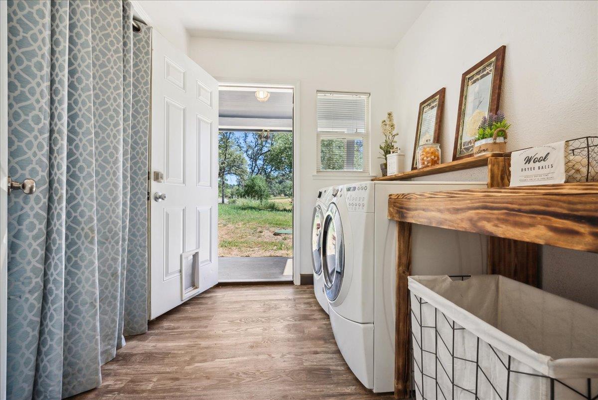 Pineapple Court, Grass Valley, California image 10
