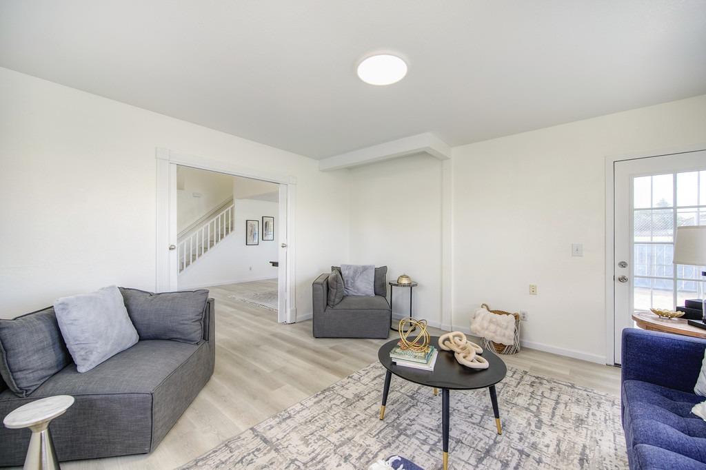 Detail Gallery Image 14 of 37 For 14 Fernwood Ct, Pittsburg,  CA 94565 - 4 Beds | 2/1 Baths