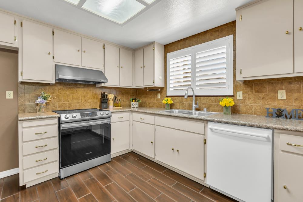 Detail Gallery Image 28 of 55 For 7661 Dyer Ct, Sacramento,  CA 95828 - 3 Beds | 2 Baths