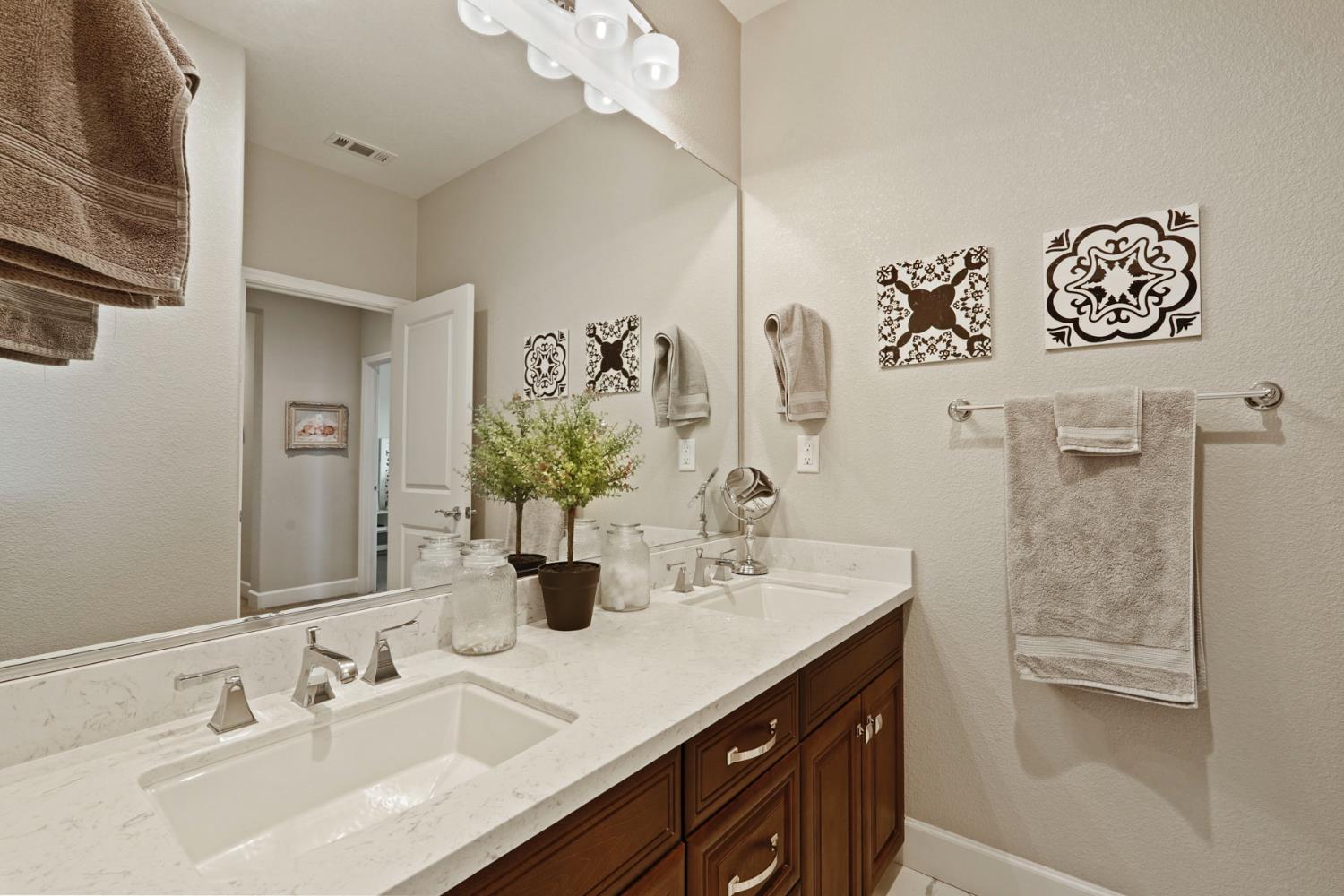 Detail Gallery Image 45 of 75 For 3021 Belmont Dr, Lodi,  CA 95242 - 5 Beds | 3/1 Baths