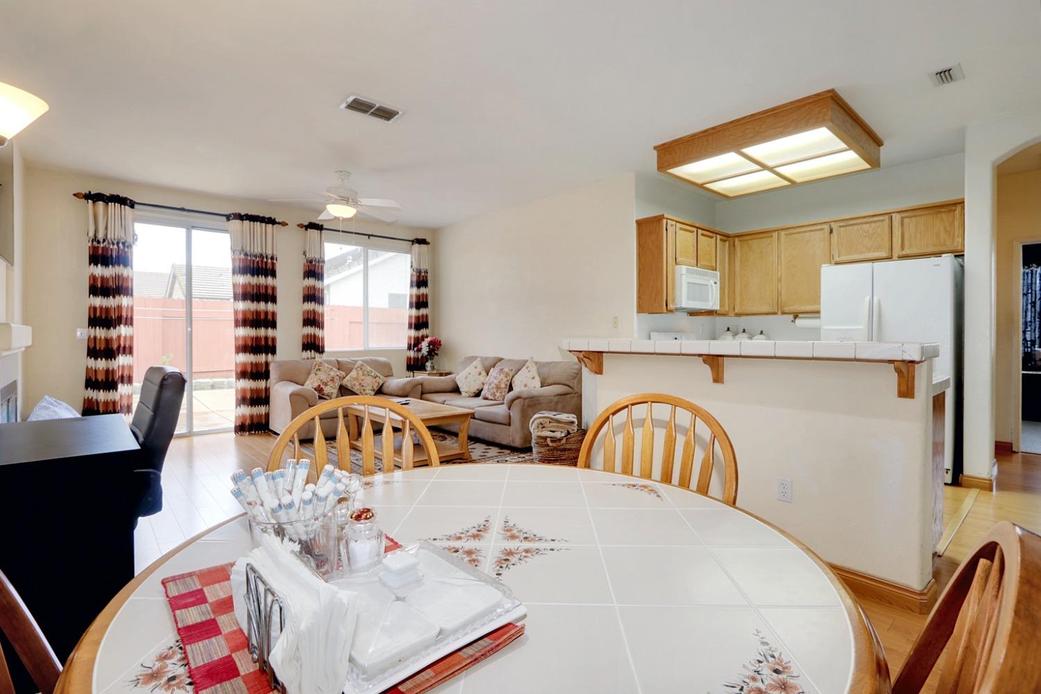 Detail Gallery Image 23 of 38 For 8275 Fanning Way, Sacramento,  CA 95829 - 3 Beds | 2 Baths