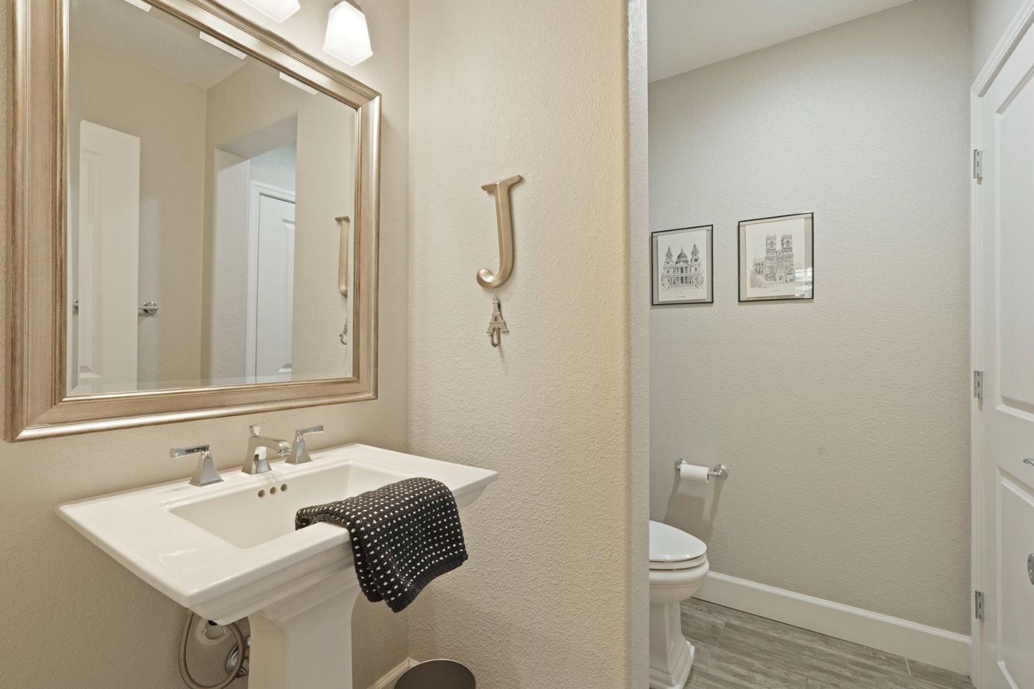 Detail Gallery Image 33 of 75 For 3021 Belmont Dr, Lodi,  CA 95242 - 5 Beds | 3/1 Baths