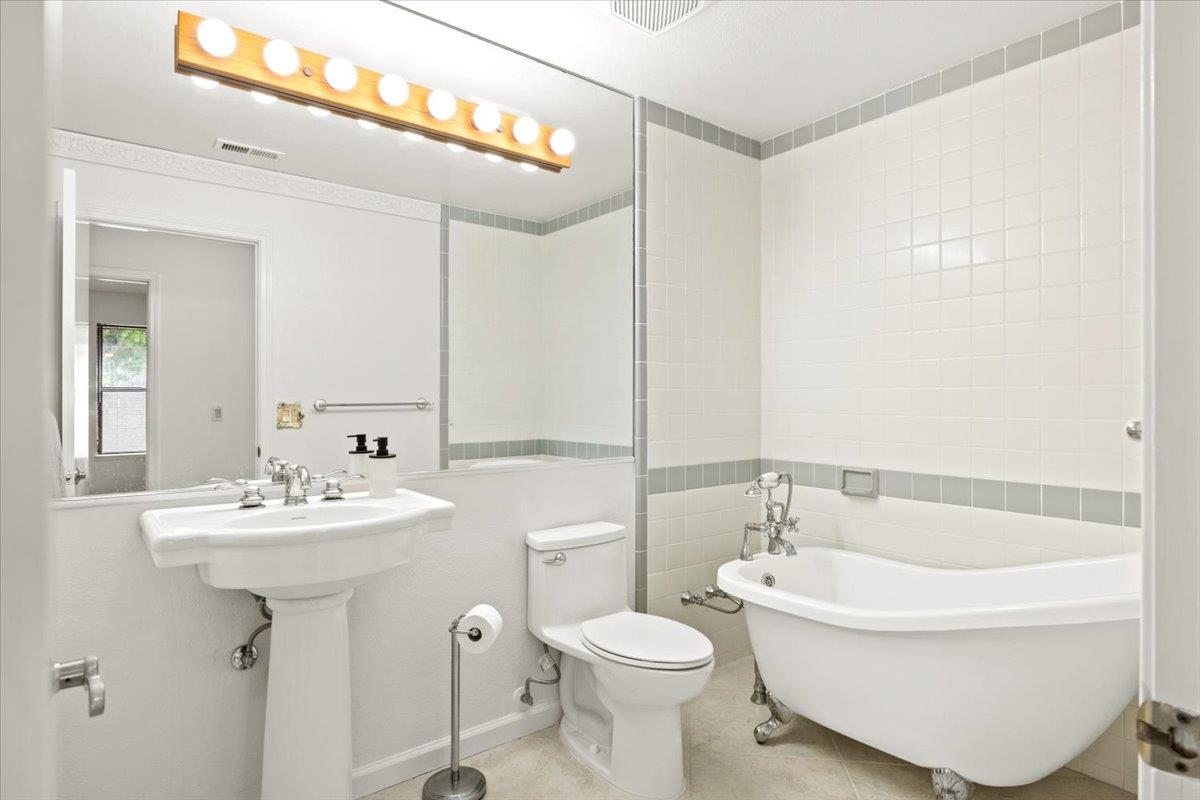 Detail Gallery Image 29 of 37 For 6544 Shadow Hawk Dr, Citrus Heights,  CA 95621 - 3 Beds | 2 Baths