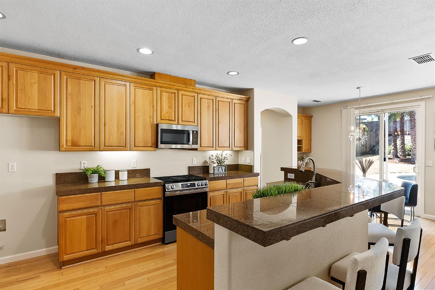 Detail Gallery Image 22 of 50 For 1200 Emerald Oak Rd, Roseville,  CA 95678 - 5 Beds | 3 Baths