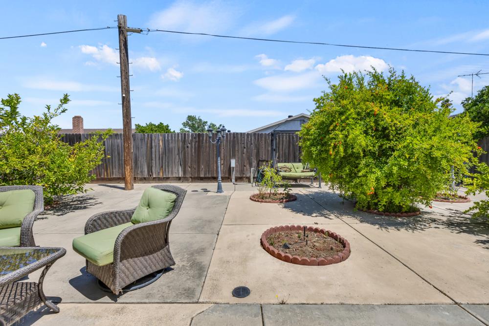 Detail Gallery Image 40 of 55 For 7661 Dyer Ct, Sacramento,  CA 95828 - 3 Beds | 2 Baths