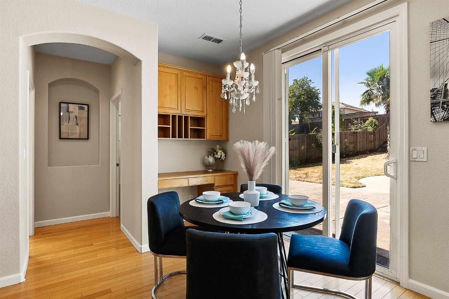 Detail Gallery Image 14 of 50 For 1200 Emerald Oak Rd, Roseville,  CA 95678 - 5 Beds | 3 Baths