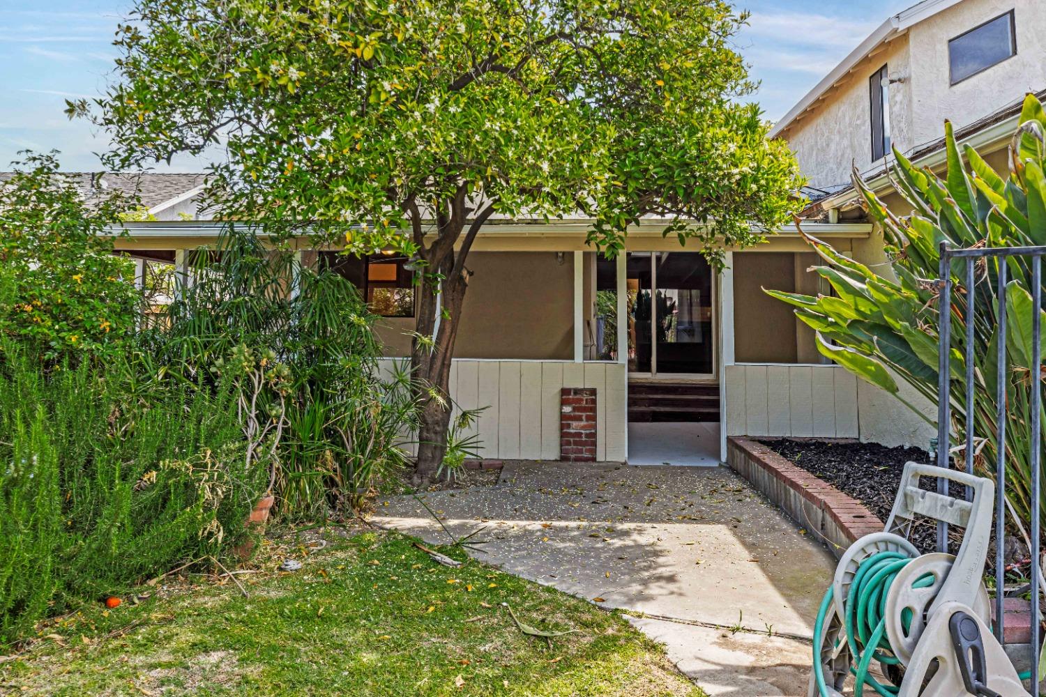 Detail Gallery Image 30 of 47 For 221 N Grant Ave, Manteca,  CA 95336 - 3 Beds | 2/1 Baths