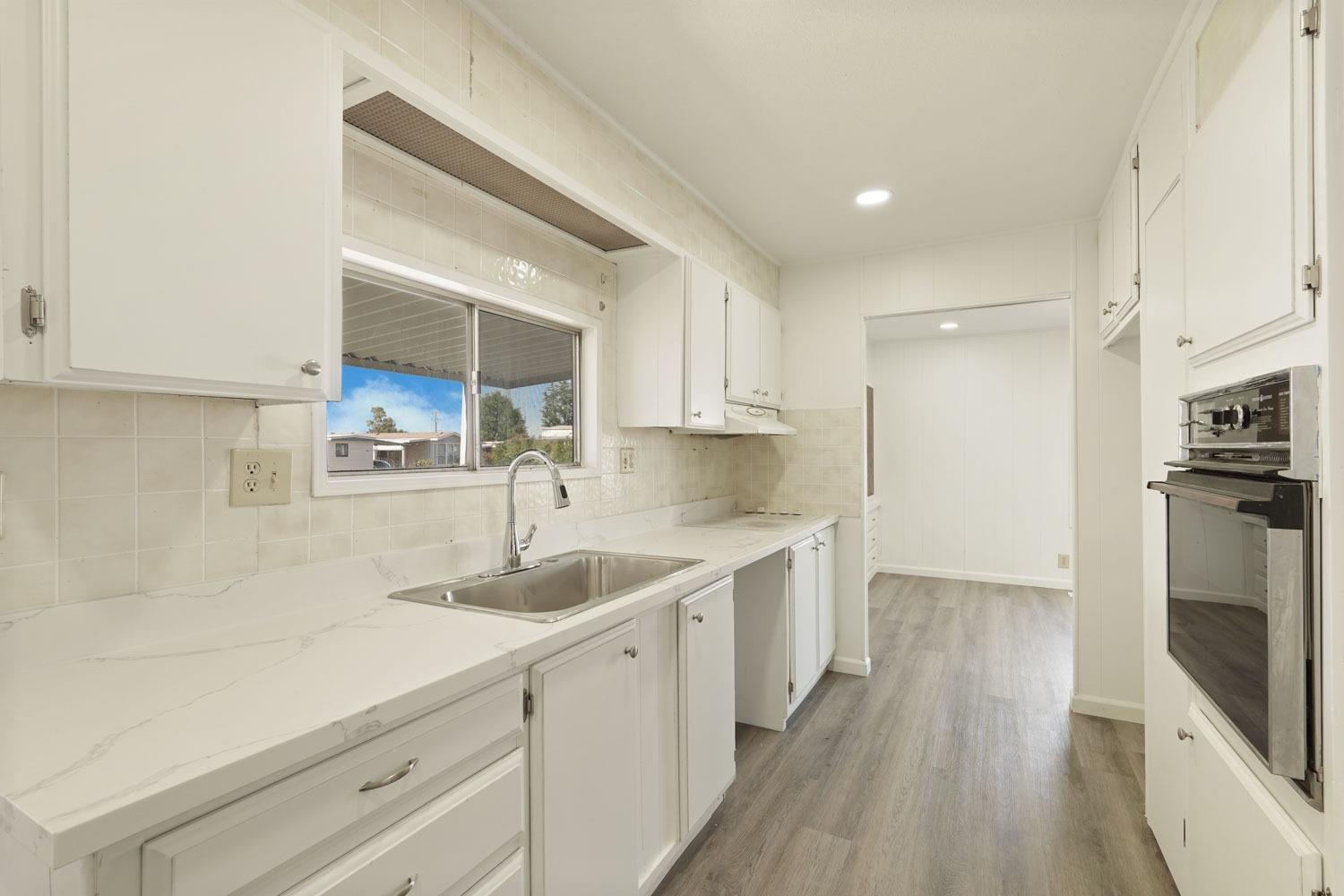 Detail Gallery Image 2 of 18 For 18450 N Highway 88 93, Lockeford,  CA 95237 - 3 Beds | 2 Baths