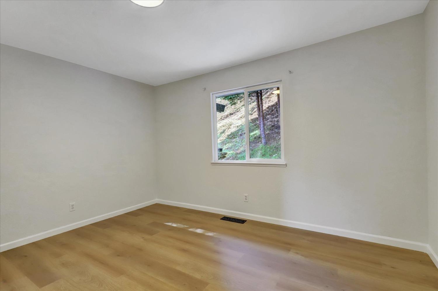 Detail Gallery Image 27 of 90 For 15690 Fay Rd, Grass Valley,  CA 95949 - 3 Beds | 2 Baths