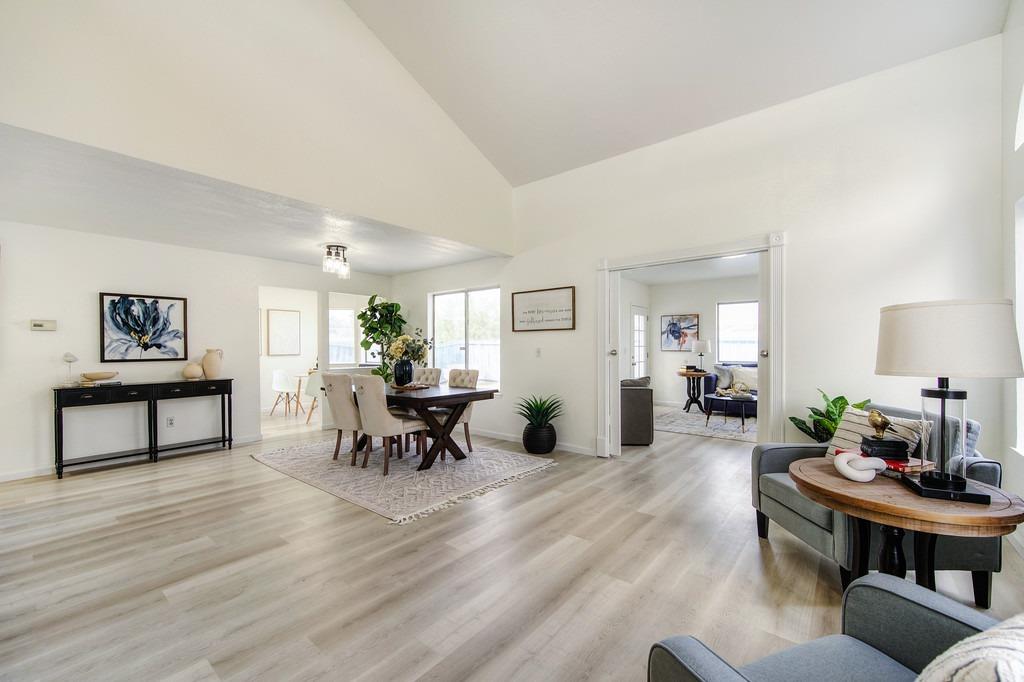 Detail Gallery Image 2 of 37 For 14 Fernwood Ct, Pittsburg,  CA 94565 - 4 Beds | 2/1 Baths