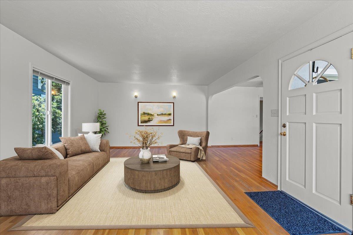 Detail Gallery Image 5 of 31 For 112 College Way, Auburn,  CA 95603 - 2 Beds | 1 Baths