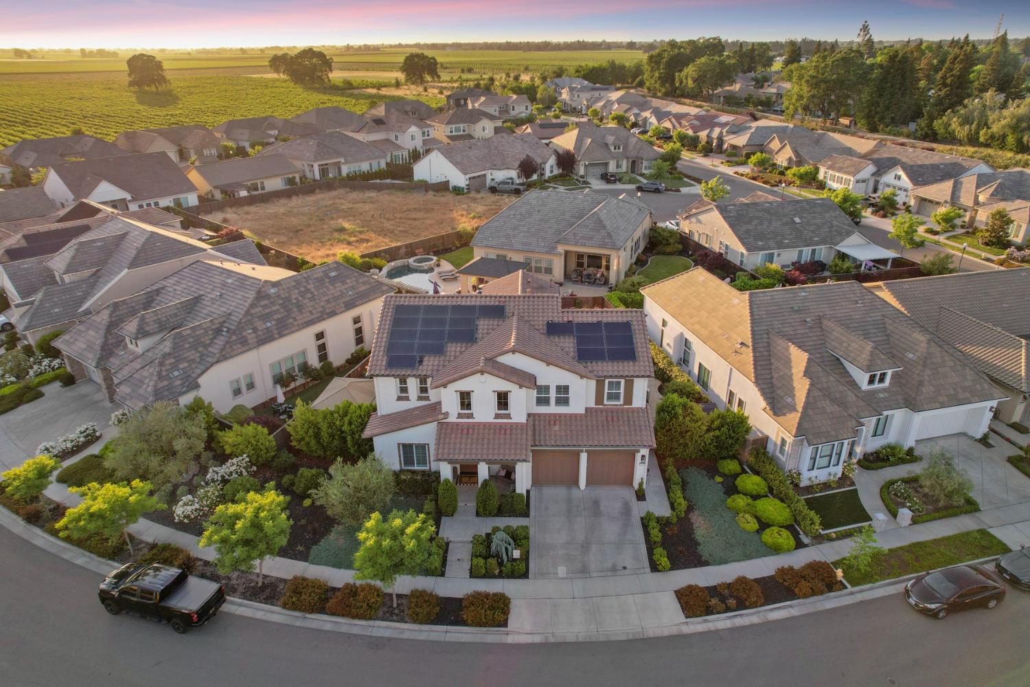 Detail Gallery Image 8 of 75 For 3021 Belmont Dr, Lodi,  CA 95242 - 5 Beds | 3/1 Baths