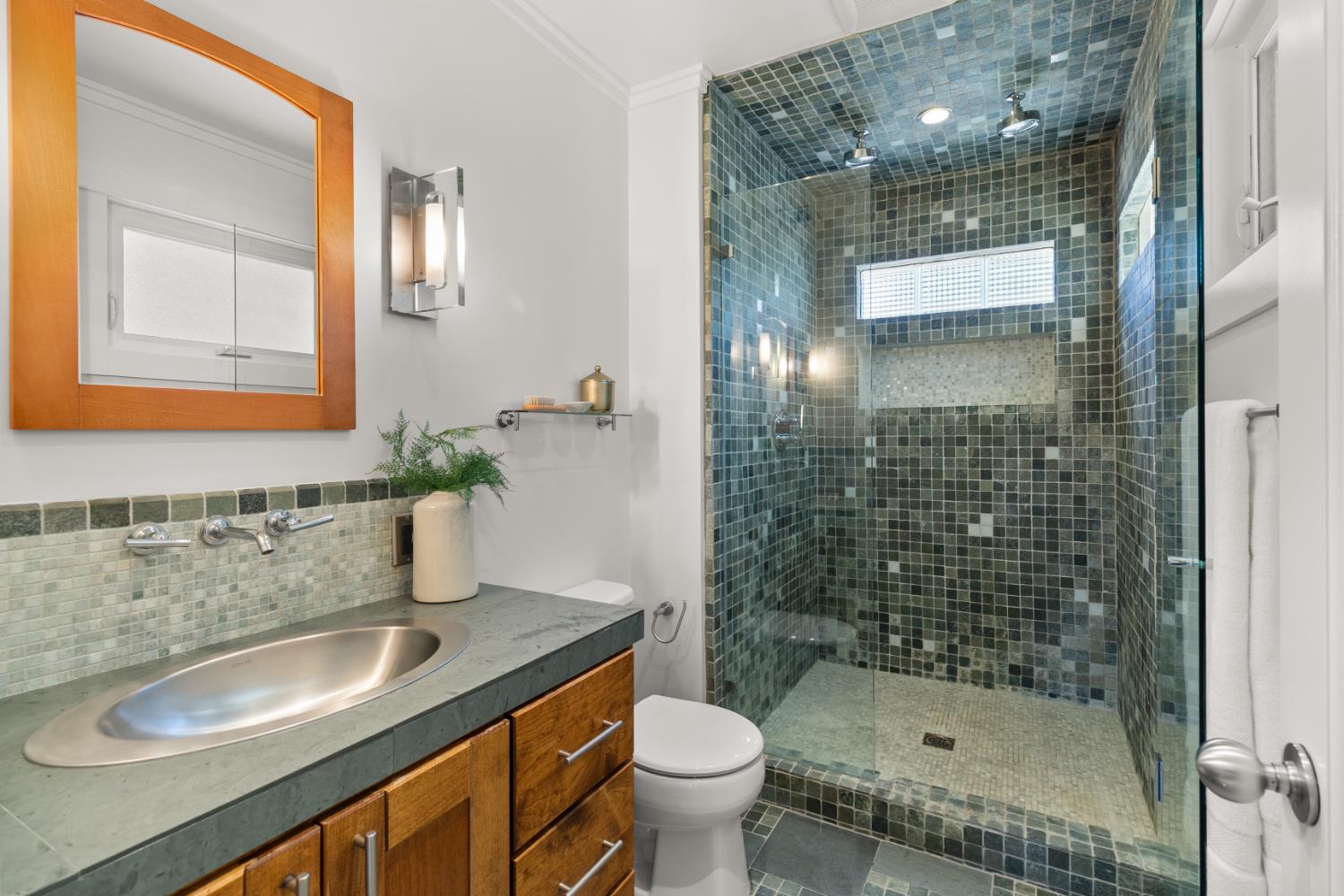 Detail Gallery Image 28 of 53 For 4860 U St, Sacramento,  CA 95817 - 3 Beds | 2 Baths