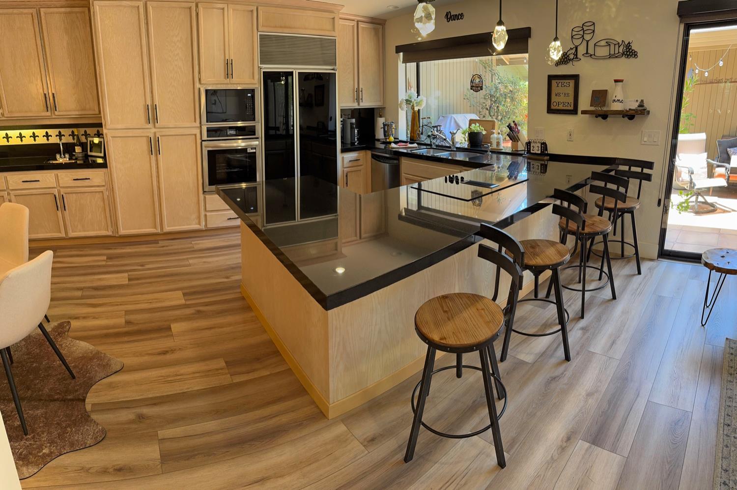 Detail Gallery Image 8 of 26 For 11488 Gold Country Blvd, Gold River,  CA 95670 - 3 Beds | 2/1 Baths