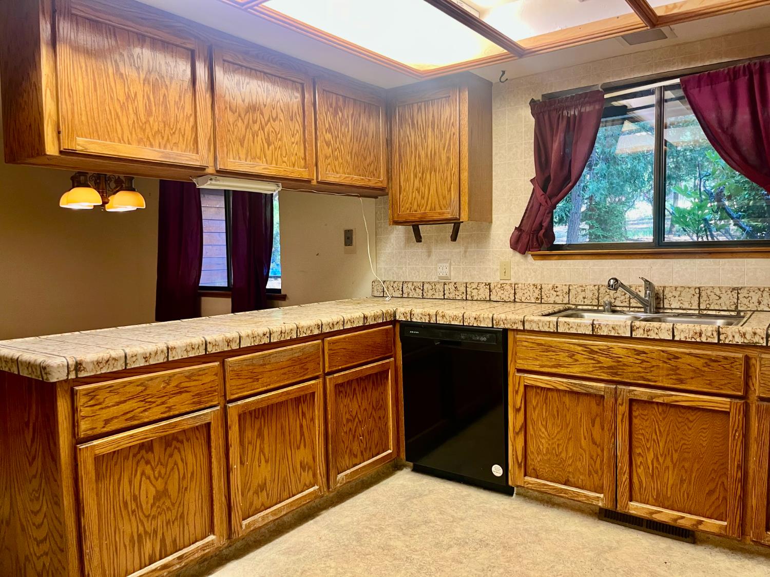 Detail Gallery Image 5 of 21 For 11777 Hanley Dr, Grass Valley,  CA 95949 - 3 Beds | 2/1 Baths