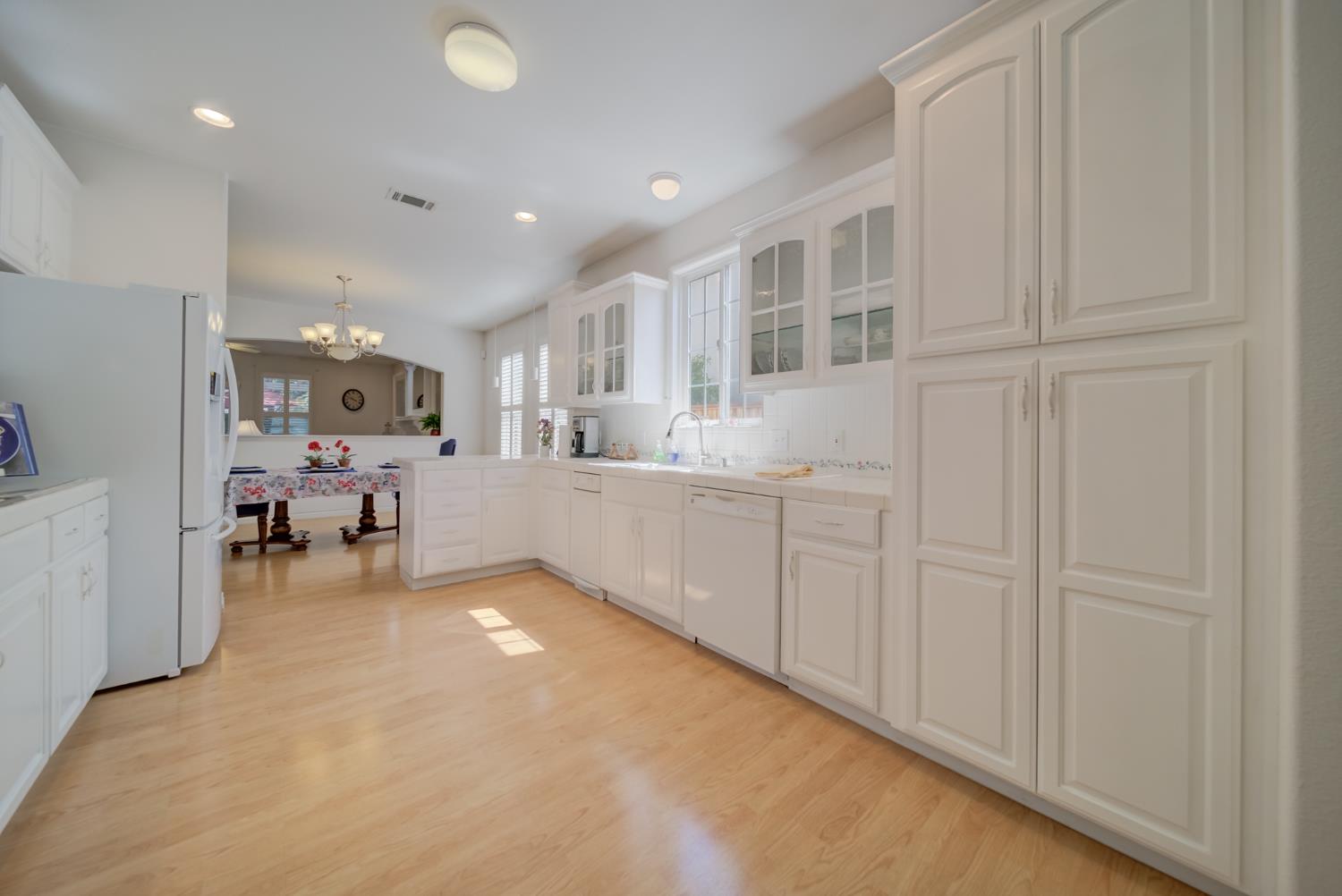 Detail Gallery Image 15 of 44 For 3543 Oak Shores Dr, Stockton,  CA 95209 - 3 Beds | 2 Baths